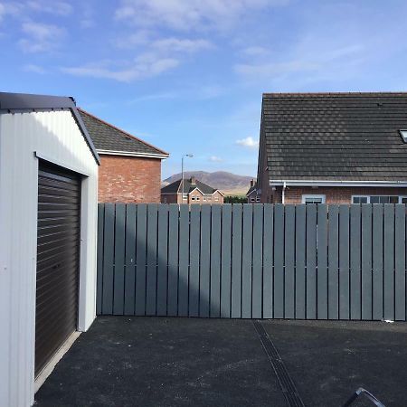 Slievenagarragh. A House In The Garden Villa Hilltown ภายนอก รูปภาพ